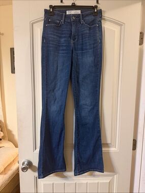 Signature Levi’s mid rise bootcut Jean